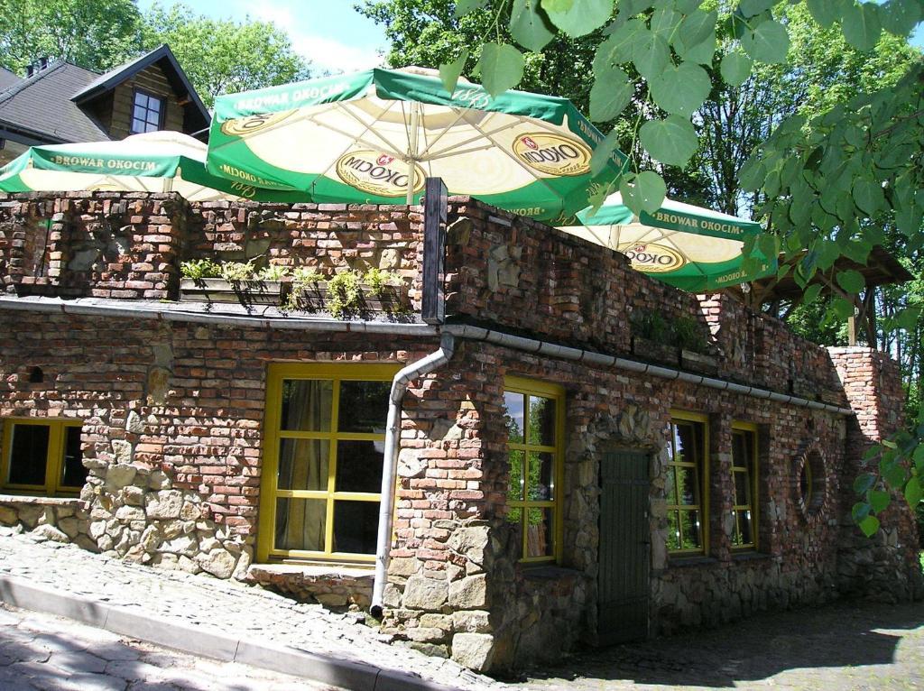 Hotel Podzamcze Тарнув Экстерьер фото