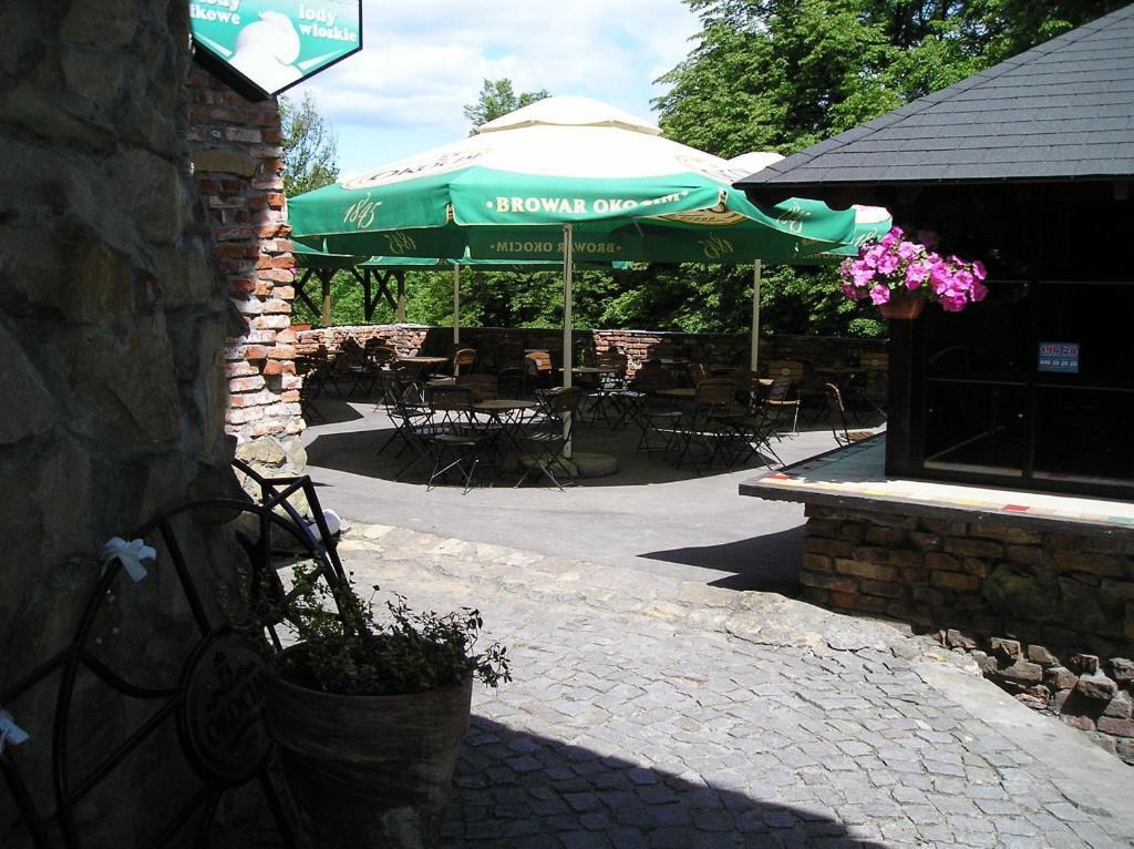 Hotel Podzamcze Тарнув Экстерьер фото