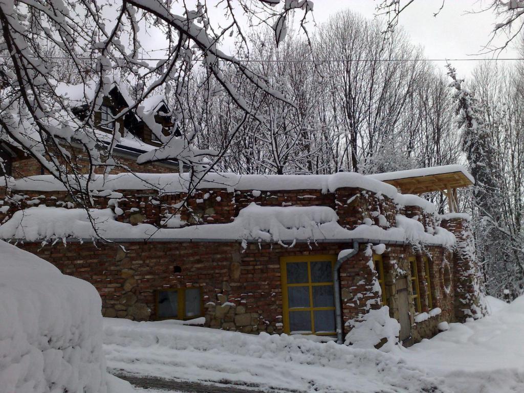 Hotel Podzamcze Тарнув Экстерьер фото