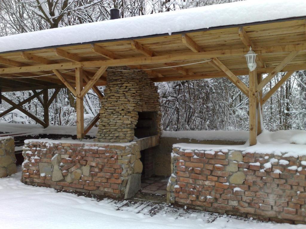 Hotel Podzamcze Тарнув Экстерьер фото