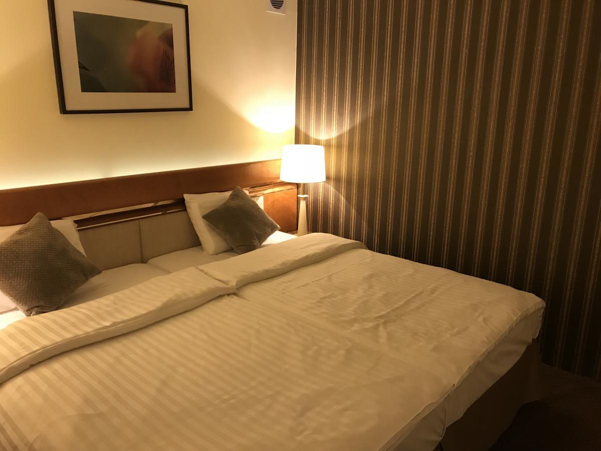 Hotel Podzamcze Тарнув Экстерьер фото