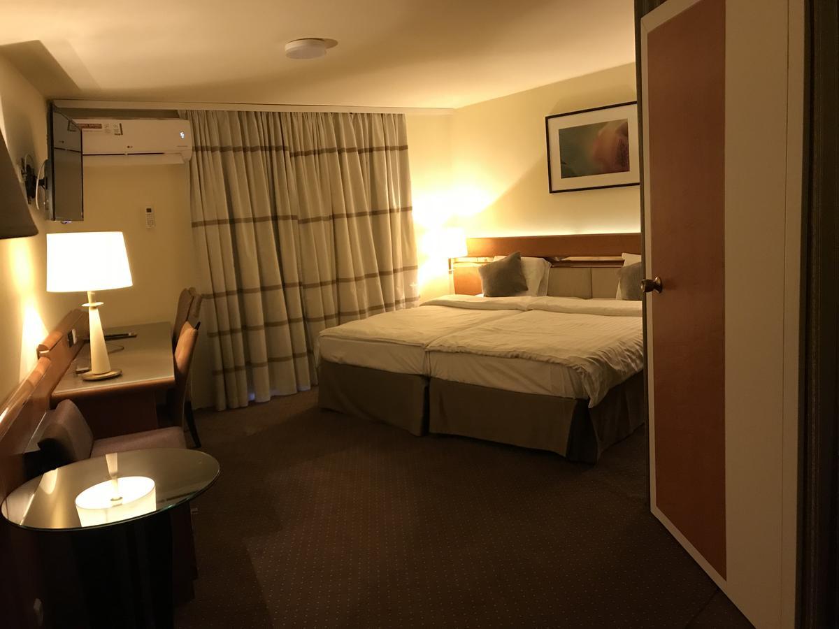 Hotel Podzamcze Тарнув Экстерьер фото