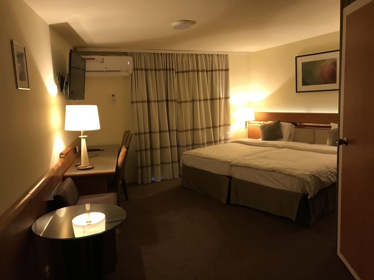 Hotel Podzamcze Тарнув Экстерьер фото
